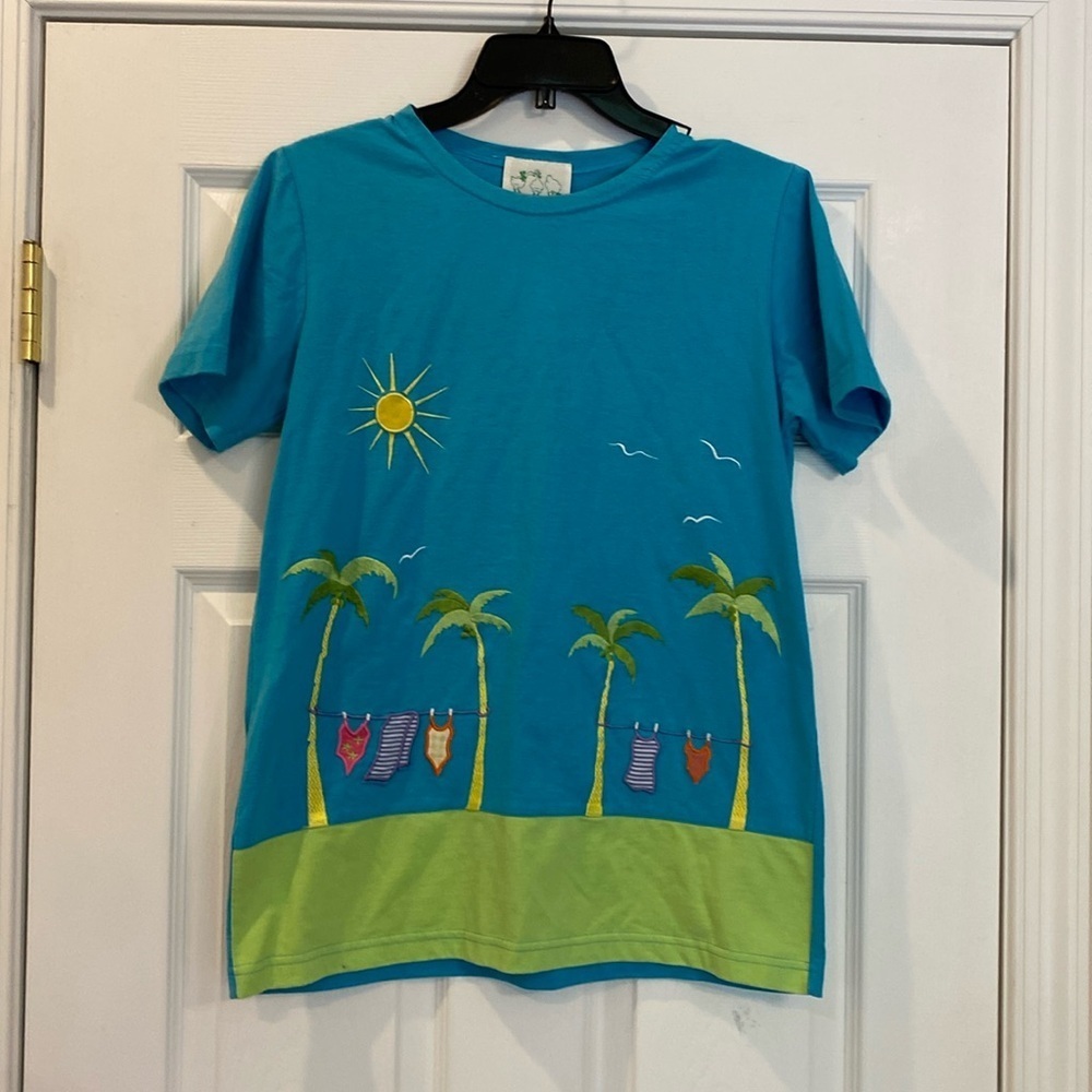 The quackery factory women’s embroidered short sleeve top